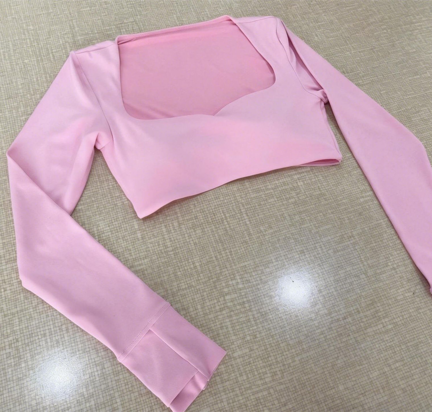 パッド入り2ピース レディースヨガセット 長袖クロップトップ - Compression Long Pant のレビューと価格