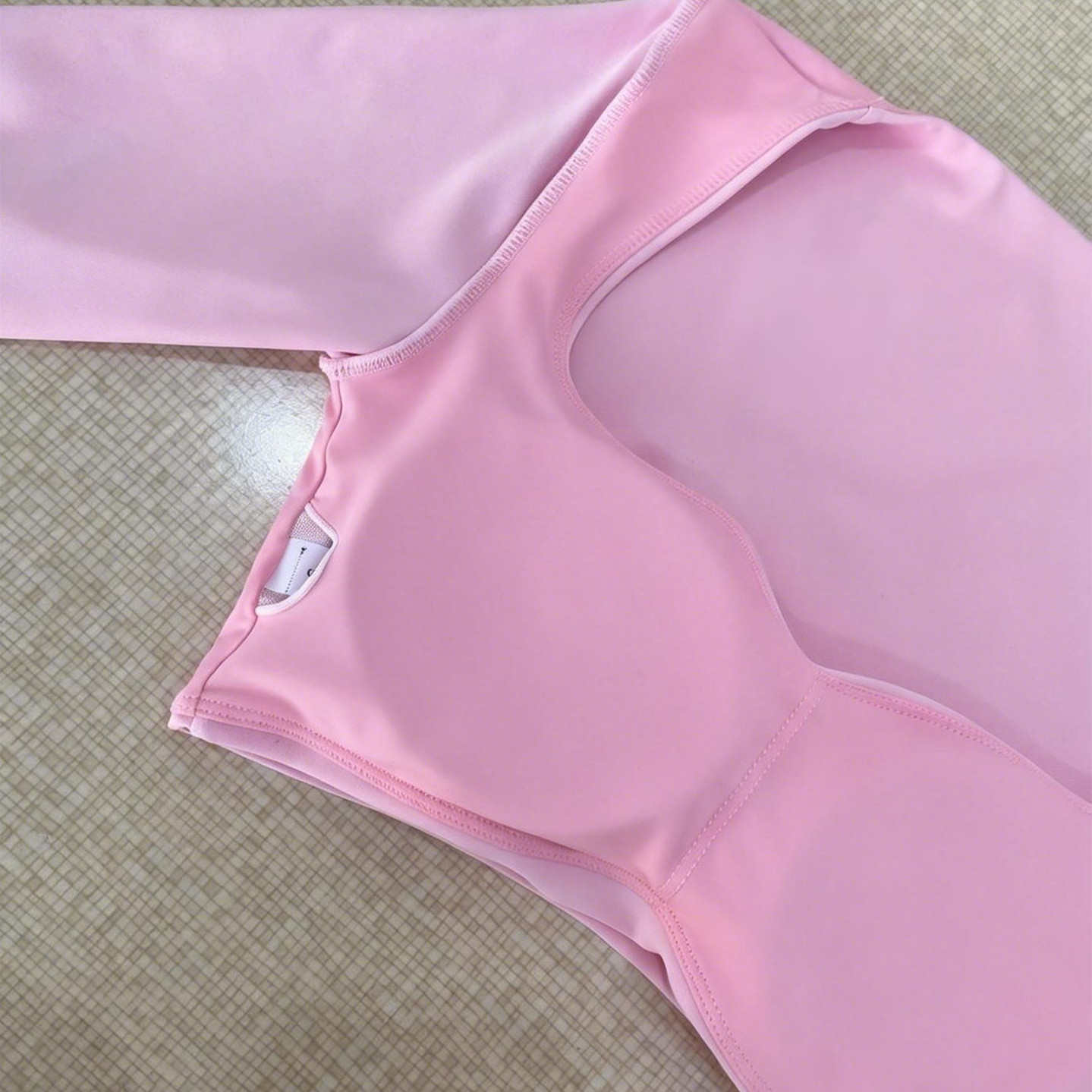 パッド入り2ピース レディースヨガセット 長袖クロップトップ - Compression Long Pant のレビューと価格